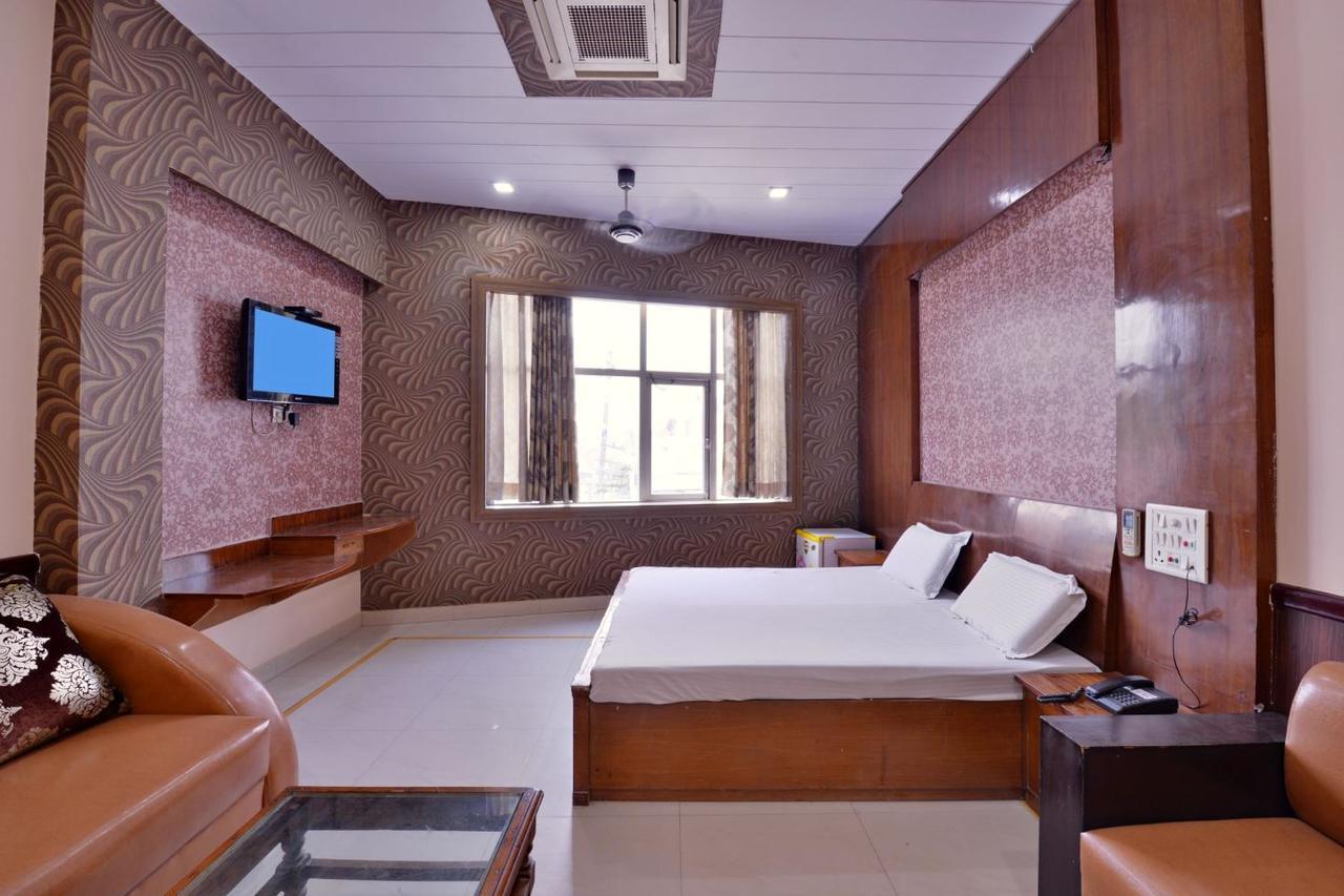 Rc Inn Sirsa Екстериор снимка
